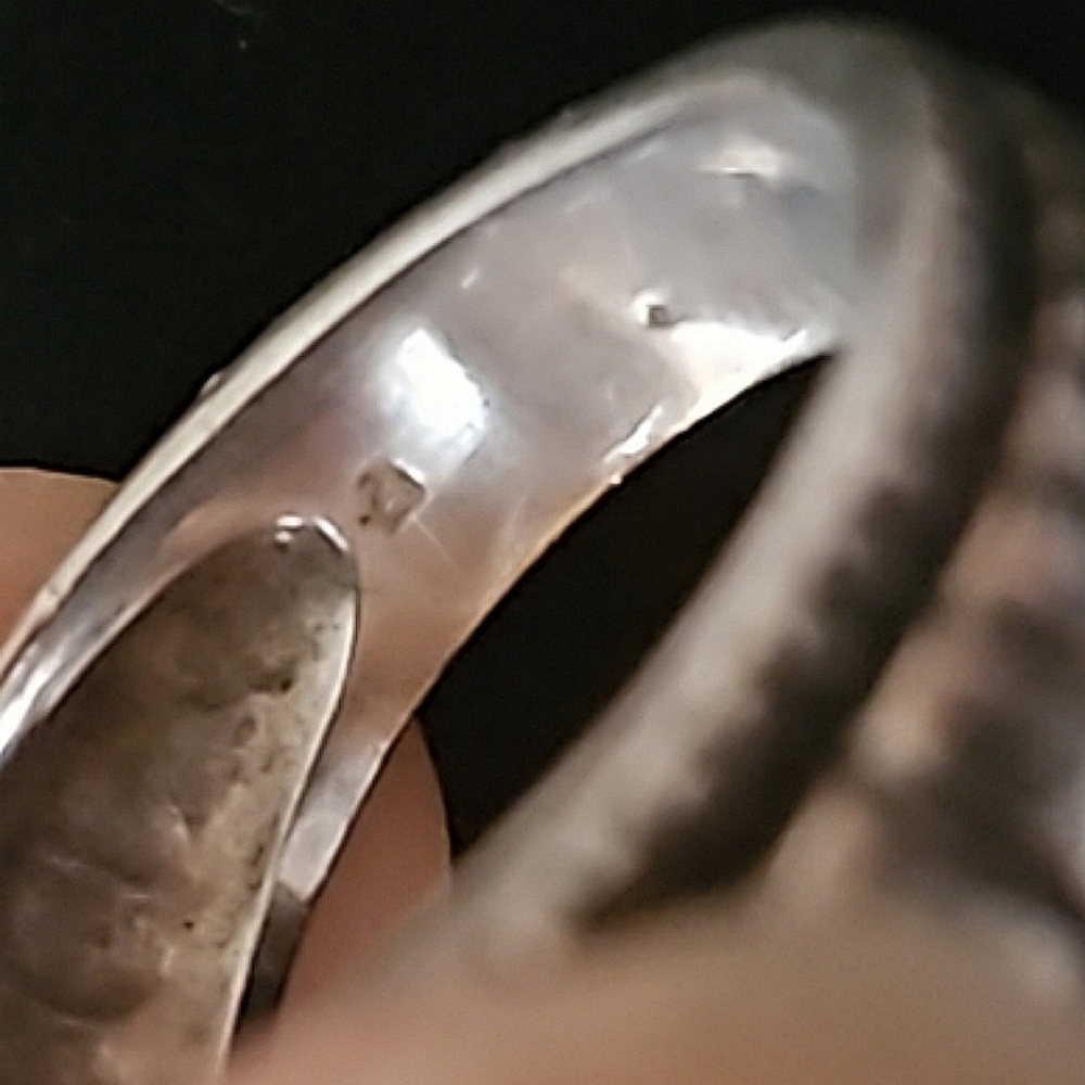 Rare 70s Sterling handmade Hallmarked Vtg Scalloped Dome Band Ring Size 7 - Picture 15 of 15